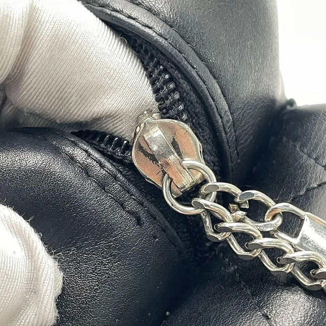 Sac Reporter Chanel Cambon multi-poches, taille moyenne, en cuir de veau noir avec CC noir