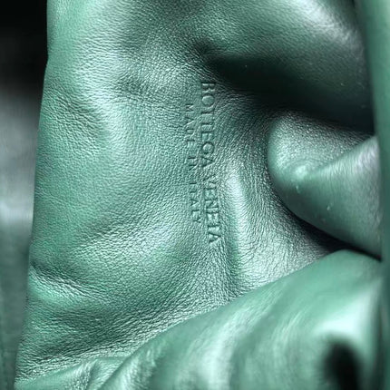 Bottega Veneta Pouch Large Intrecciato Dark Green Calfskin Leather Clutch
