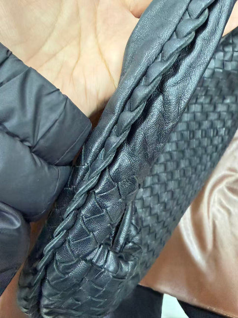 Bottega Veneta Veneta Intrecciato Hobo Bag Large Black Leather 47cm