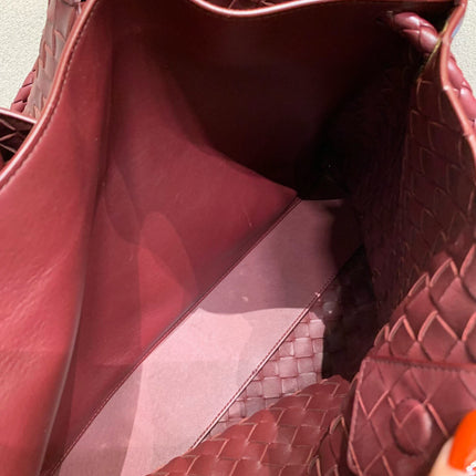 Bottega Veneta Andiamo Large Burgundy Handbag