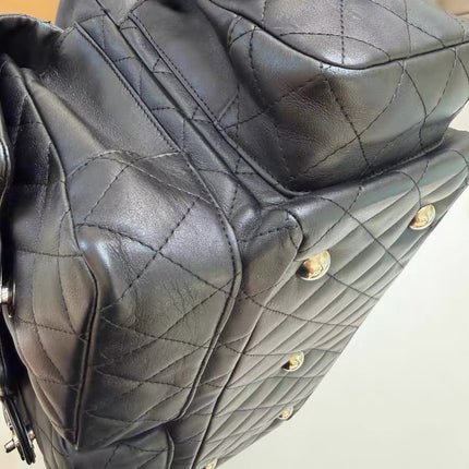 Sac Reporter Grande Taille Chanel Cambon Multipoches en Cuir de Veau Noir Logo Blanc