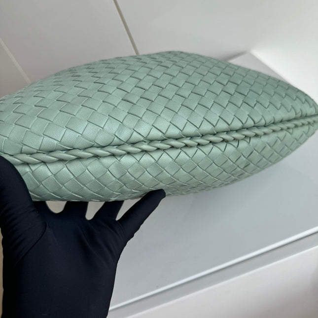 Sold Bottega Veneta Veneta Hobo Medium Green Intrecciato Leather Bag 41cm