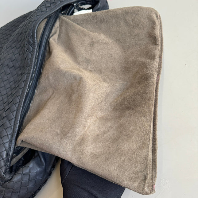 Sold Bottega Veneta Veneta Hobo Large Black 54cm Lambskin Leather