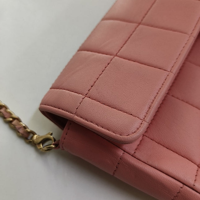 Chanel East West Chocolate Bar Light Pink Leather Gold Hardware Vintage