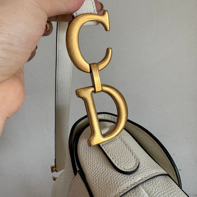 Dior Saddle Medium 2019 White Grained Leather Handbag
