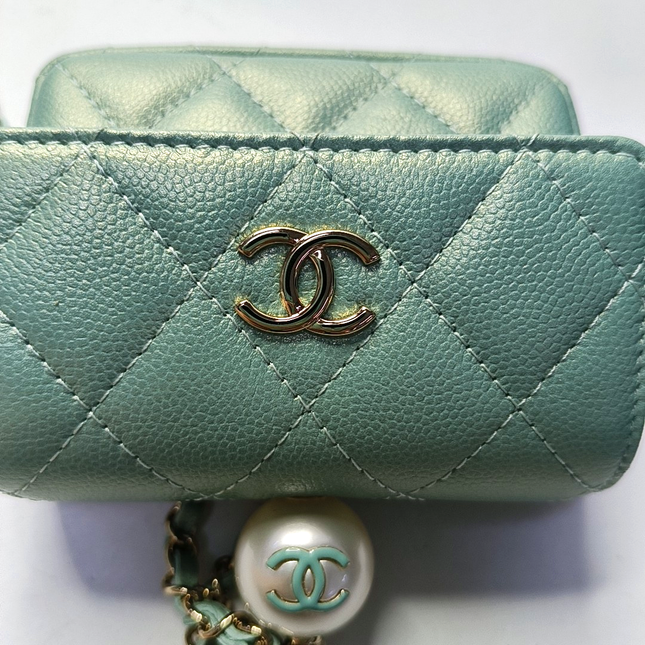 Chanel CC Pearl Coin Card Holder with Chain Quilted Green Caviar Leather Gold Hardware 2021