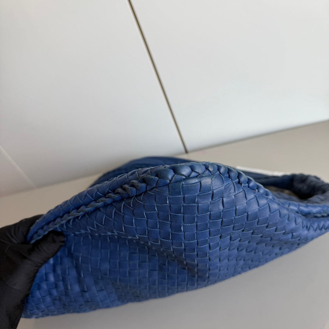 Bottega Veneta Veneta Hobo Maxi Dark Navy Intrecciato Leather 52cm