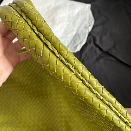 Bottega Veneta Veneta Hobo Maxi Avocado Green Intrecciato Leather Bag 50cm