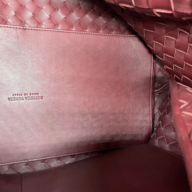 Bottega Veneta Andiamo Large Burgundy Handbag
