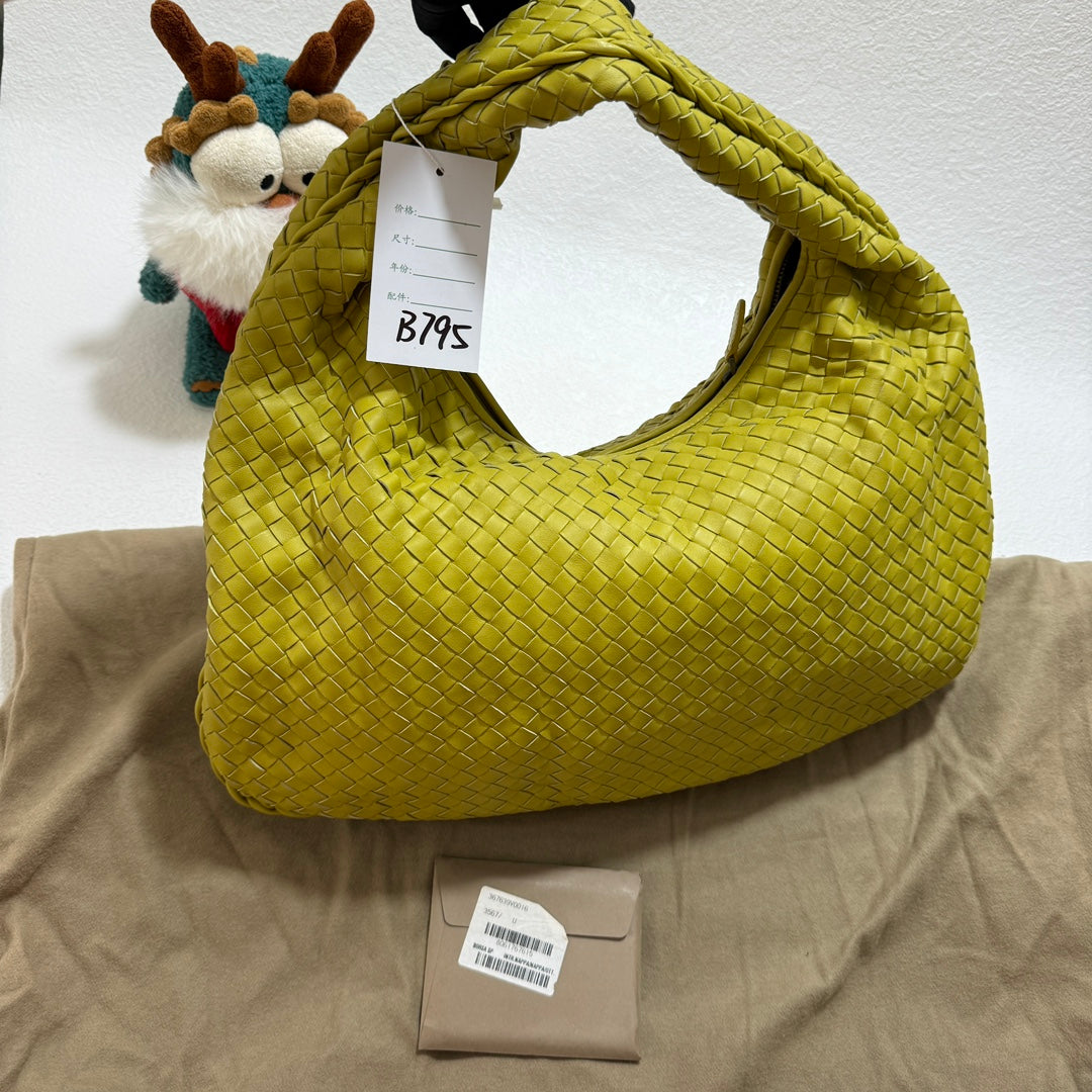 Bottega Veneta Veneta Hobo Medium Yellow Intrecciato Leather Bag 47cm