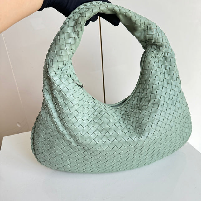 Sold Bottega Veneta Veneta Hobo Medium Green Intrecciato Leather Bag 41cm