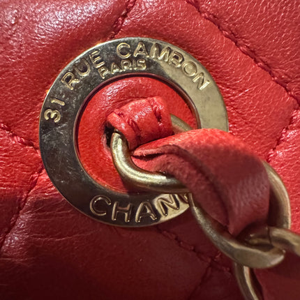 Sac cabas Chanel Grand Shopping Tote en cuir caviar bordeaux, taille GM, finitions argentées