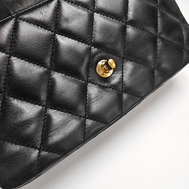 Chanel Classic Flap Medium Happy Stitch Cuir de veau vieilli noir Finitions dorées, 2015-2016