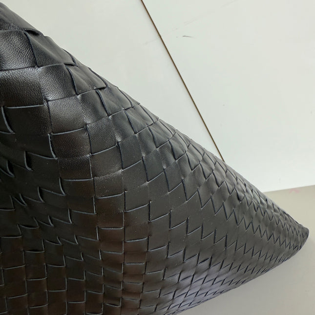 Bottega Veneta Hop Large Leather Black Hobo Bag