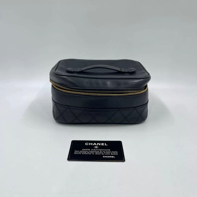 Chanel Vanity Case 1991-1994 Calfksin Leather Black Zip Opening Makeup Bag