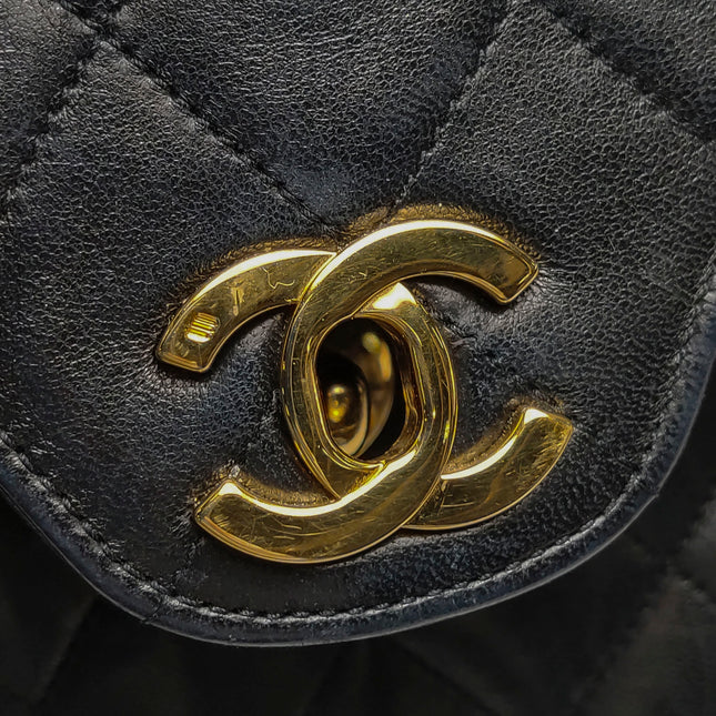 Chanel Classic Flap Vintage Medium Black Lambskin Leather 24k Gold Hardware 1986-1988