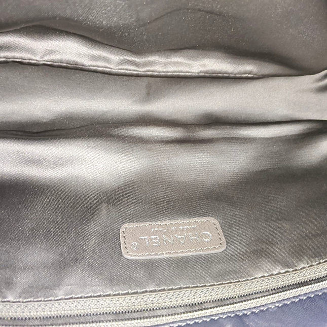 Chanel Tweed Square Stitch on Leather Bubble Grey Medium Shoulder Bag