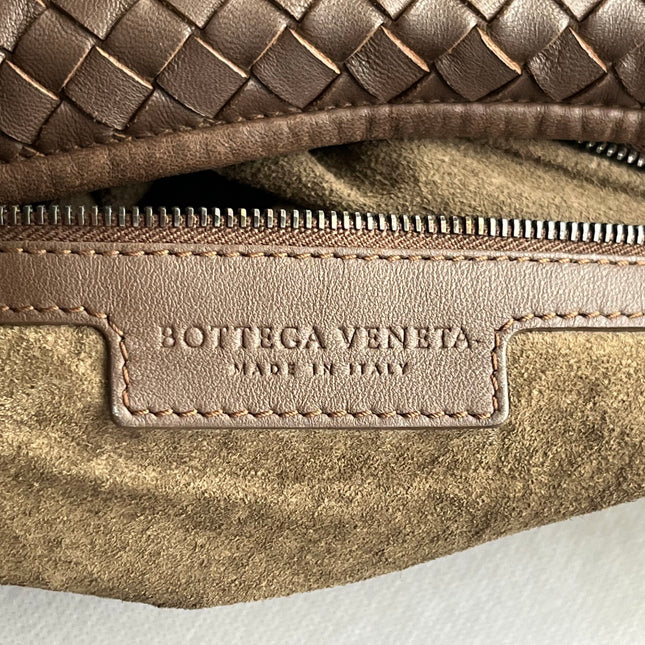 Bottega Veneta Veneta Hobo Intrecciato Chocolate Brown Medium Lambskin Leather 47cm