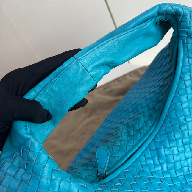 Sold Bottega Veneta Belly Hobo Intrecciato Lambskin Leather Sky Blue Large 50cm