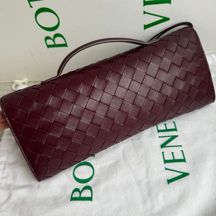 Bottega Veneta Andiamo Clutch Small Burgundy Handbag