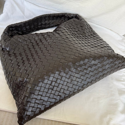 Bottega Veneta Hop Large Leather Fondant Chocolate Brown Hobo Bag