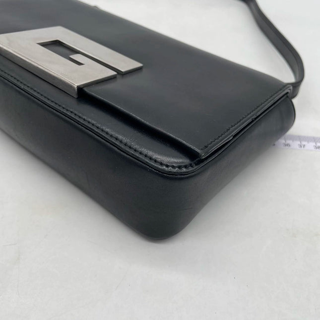 Gucci Vintage Black Leather Shoulder Bag Jumbo Square G Logo