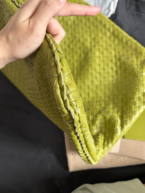 Bottega Veneta Veneta Hobo Maxi Avocado Green Intrecciato Leather Bag 50cm
