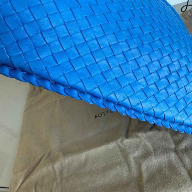 Bottega Veneta Veneta Hobo Medium Royal Blue Intrecciato Leather Bag 47cm