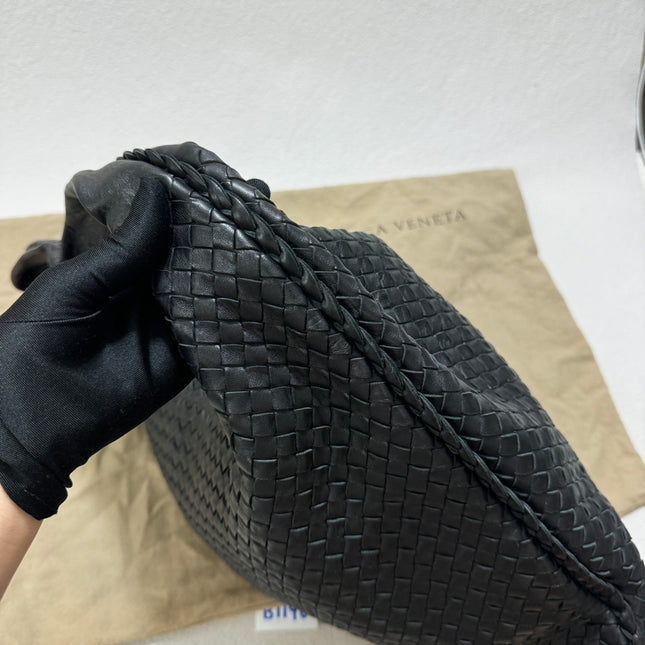 Sold Bottega Veneta Veneta Hobo Large Black 50-53cm Lambskin Leather