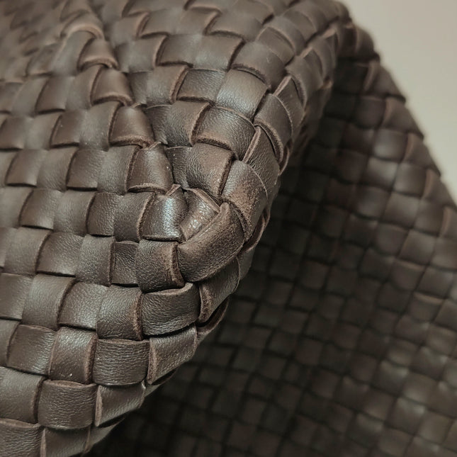 Bottega Veneta Cabat Tote Intreccio Leather Milk Chocolate Brown 40cm