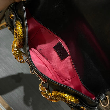 Sac bandoulière clouté en cuir de serpent noir et doré Gucci Horsebit 1955 Small