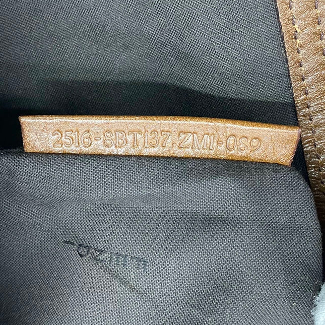 Sac à bandoulière FENDI Baguette en cuir verni froissé noir, grand modèle