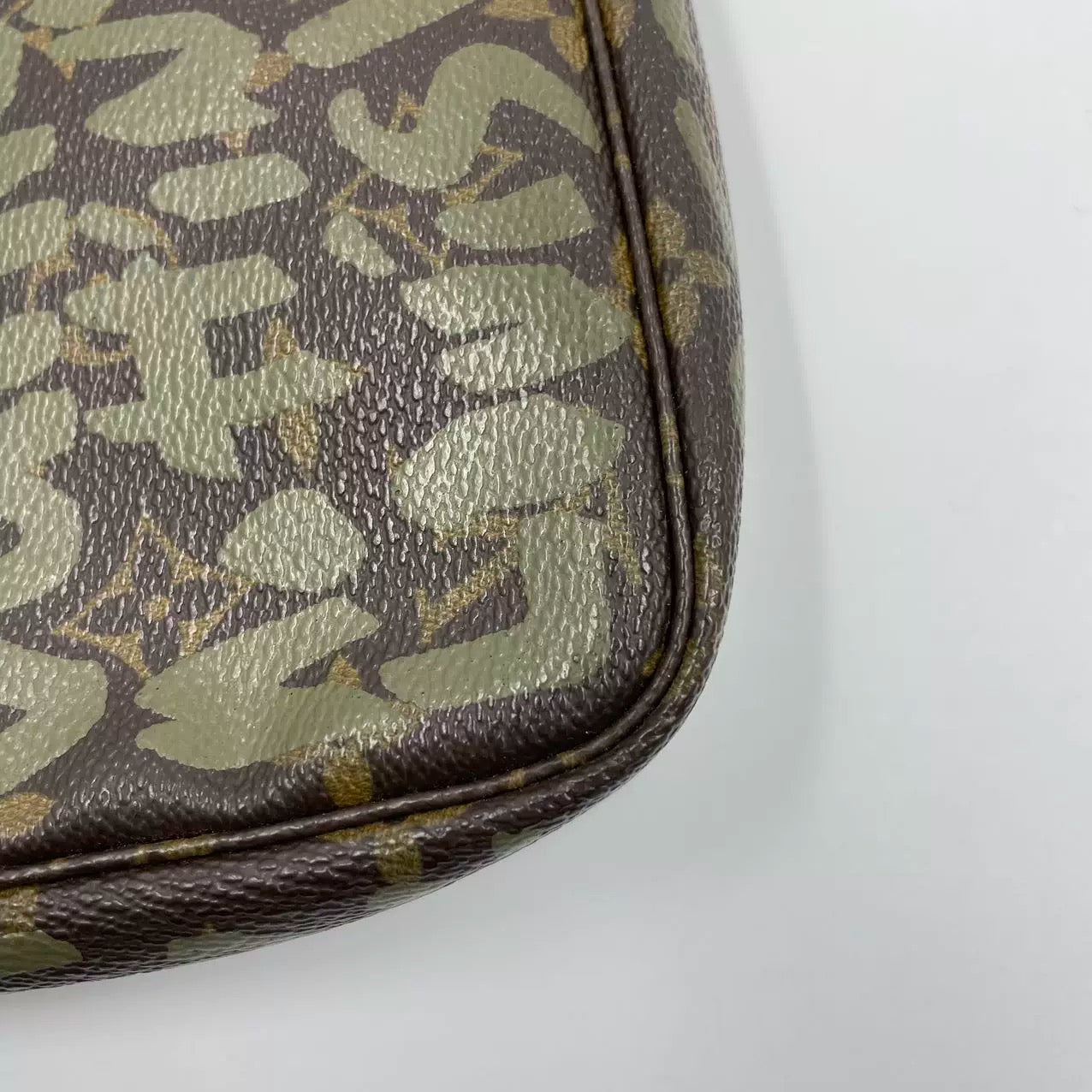 Louis Vuitton Pochette Accessoire Monogram Green Graffiti Clutch