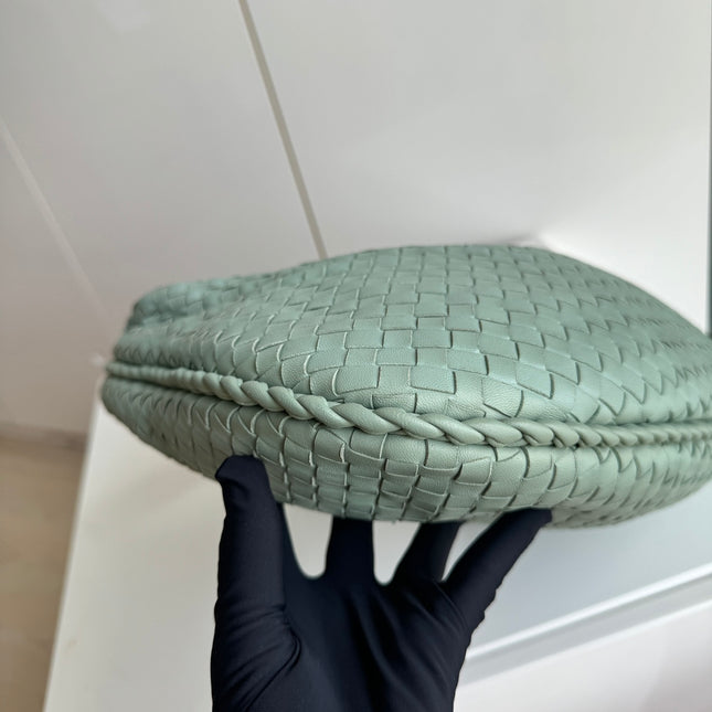 Sold Bottega Veneta Veneta Hobo Medium Green Intrecciato Leather Bag 41cm
