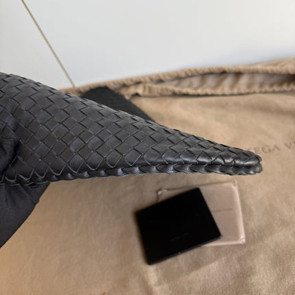 Bottega Veneta Intrecciato Hobo Bag Medium Black Leather 47cm NEVER WORN
