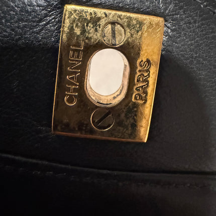Sac à main Chanel Jumbo Double Sided Classic Flap en cuir d'agneau noir avec garnitures en or 24 carats