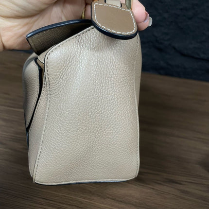Sac bandoulière Loewe Puzzle Small sable beige et anse marron