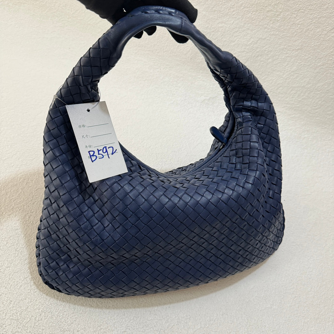 Bottega Veneta Veneta Hobo Medium Navy Intrecciato Leather Bag