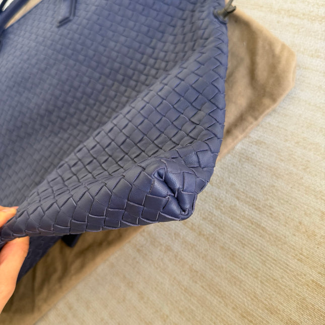 Bottega Veneta Maxi Convertible Tote Navy Leather 50cm