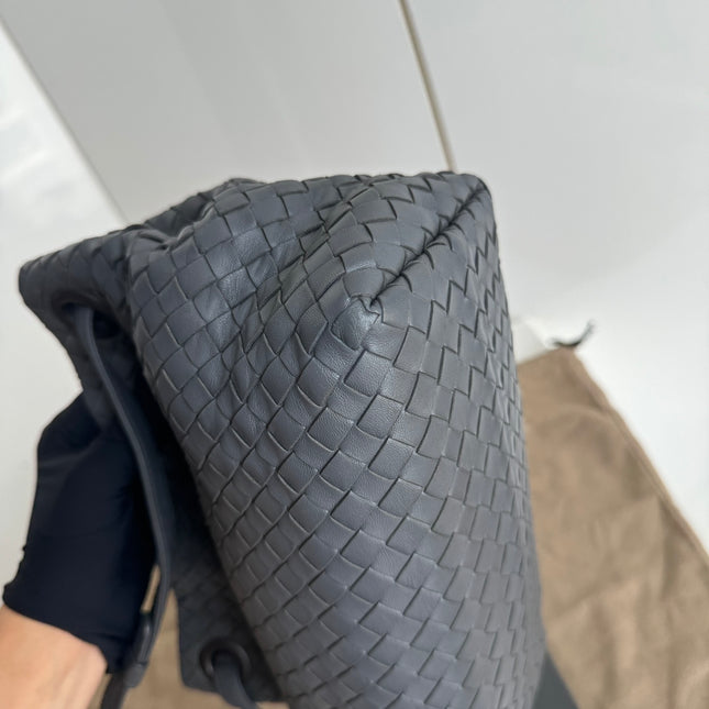 Sold Bottega Veneta Garda Shoulder Bag Intrecciato Nappa Leather Grey Small 25cm