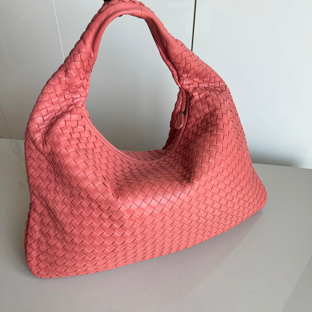 Bottega Veneta Veneta Hobo Medium Coral Intrecciato Leather Bag 47cm