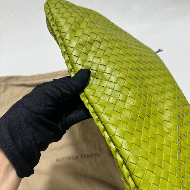 Sold Bottega Veneta Hobo Bag Large Leather Mela Green 47cm