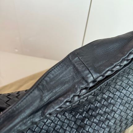 Bottega Veneta Veneta Hobo Maxi Black Leather 51cm