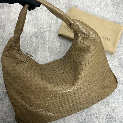 Bottega Veneta Veneta Hobo Maxi Dark Beige Leather 52cm