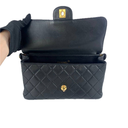 Sac à main Chanel Jumbo Double Sided Classic Flap en cuir d'agneau noir avec garnitures en or 24 carats
