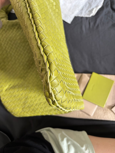 Bottega Veneta Veneta Hobo Maxi Avocado Green Intrecciato Leather Bag 50cm