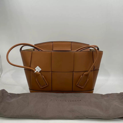 Bottega Veneta Arco Tote Bag Medium Tan Brown Leather 33