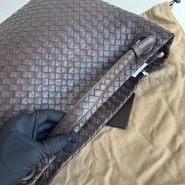Sold Bottega Veneta Garda Shoulder Bag Intrecciato Nappa Leather Dark Chocolate Brown Large 33cm