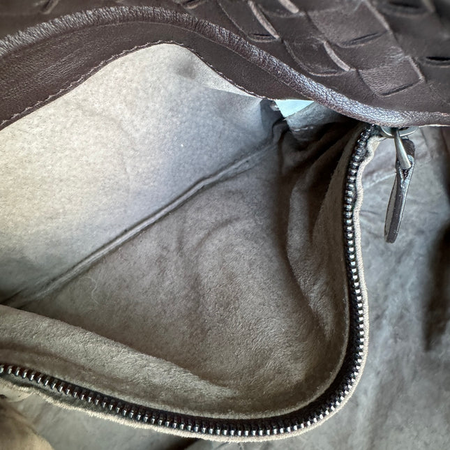 Sold Bottega Veneta Garda Shoulder Bag Intrecciato Nappa Leather Dark Chocolate Brown Large 33cm