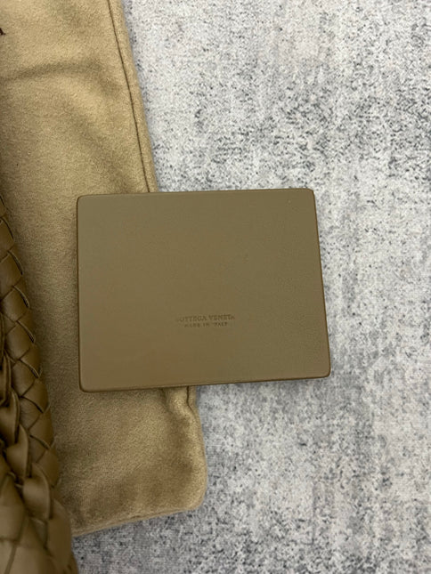 Bottega Veneta Veneta Hobo Maxi Dark Beige Leather 52cm